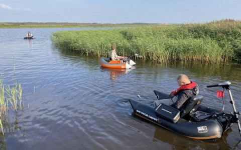 Afgang med finner og flydering